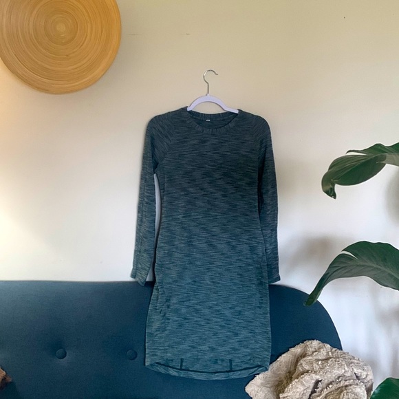 Marled green Lululemon and go where dress size 8 - Picture 2 of 8